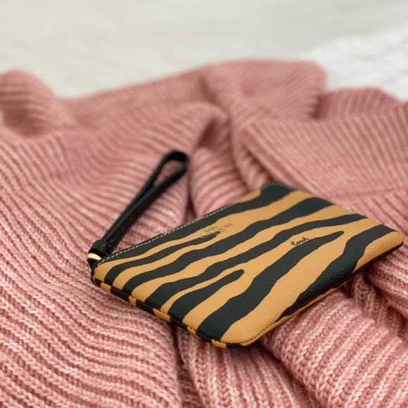 🆕 COACH | Backpack Tiger Print & Tiger Wristlet Bundle - Picture 8 of 16